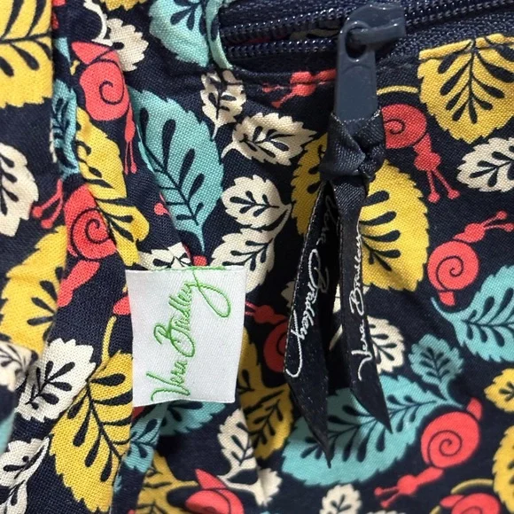 Vera Bradley quilted Happy Snails handbag - Picture 2 of 5